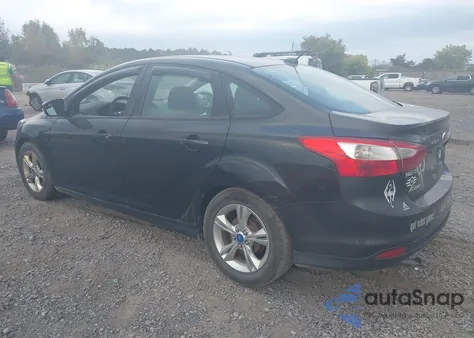 2014 Ford Focus Se z USA, uszkodzony, nr VIN 1FADP3F22EL141428